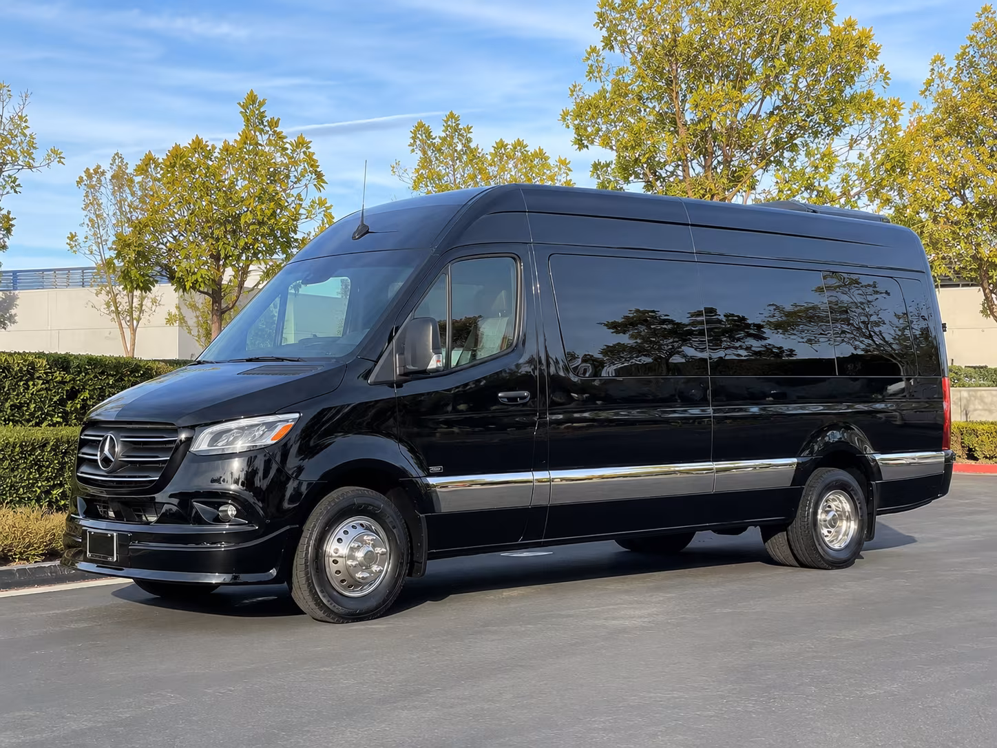 Columbia Airport Shuttle & Transportation party bus exterior