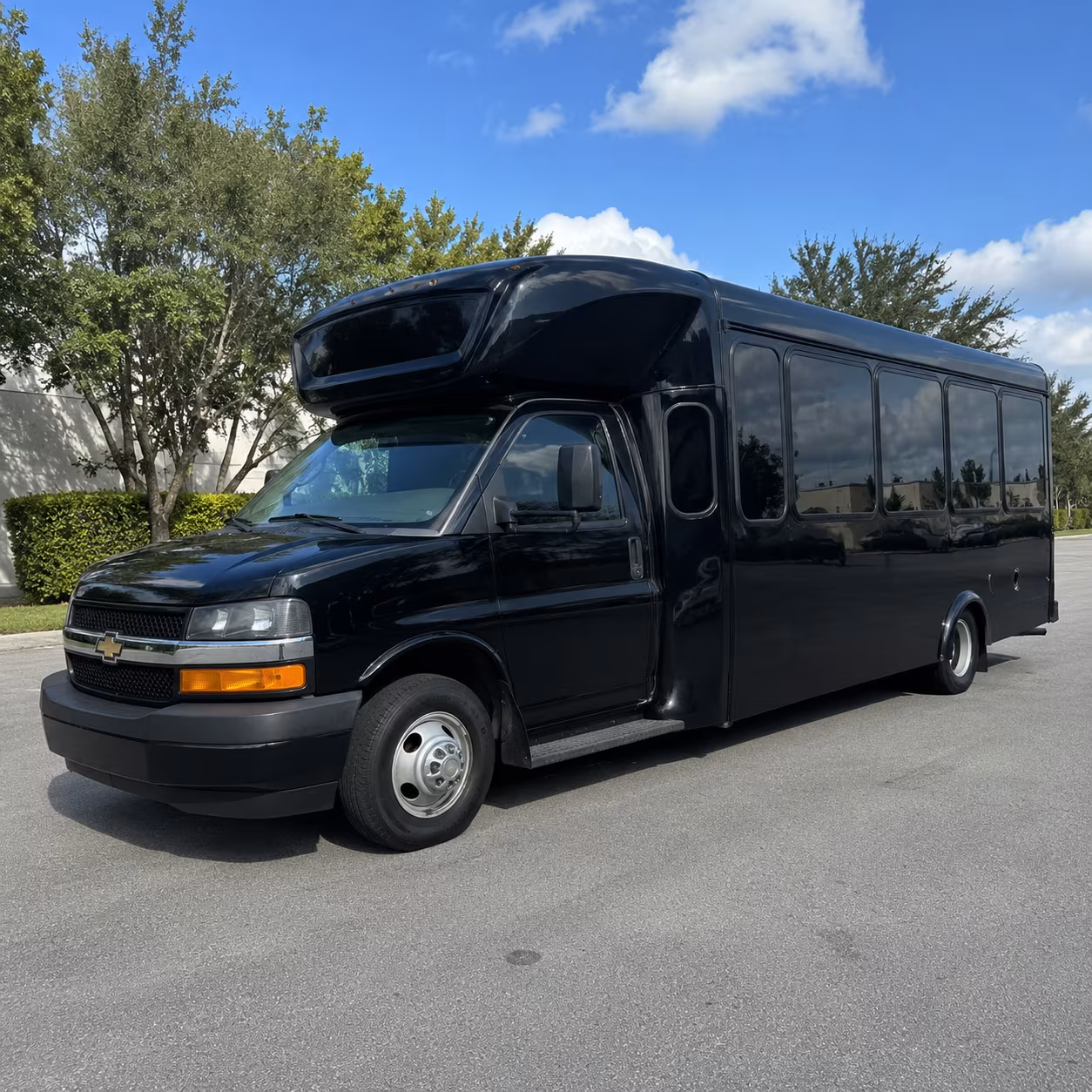 Columbia Winery Tour & Pub Crawl Transportation party bus exterior